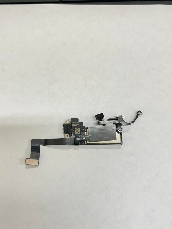 Лентов кабел слушалка за iPhone 12 употребяван